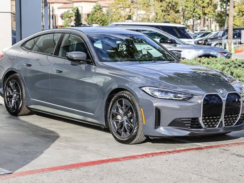 Used 2022 BMW i4 eDrive40 image 3