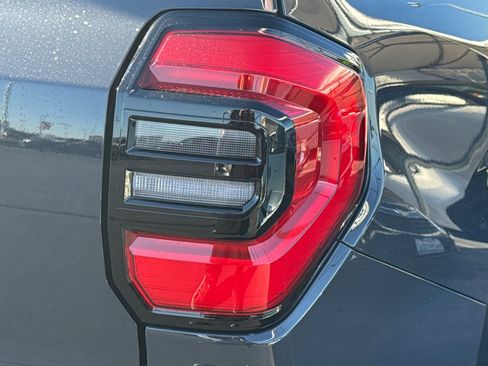 New 2026 Toyota 4Runner SR5 AWD/4WD image 25