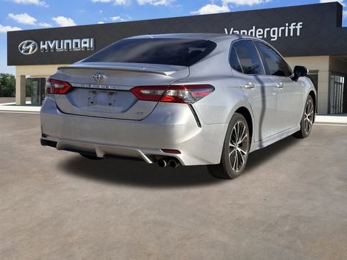 Used 2018 Toyota Camry SE image 10