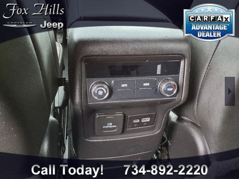 Used 2020 GMC Acadia SLT image 13