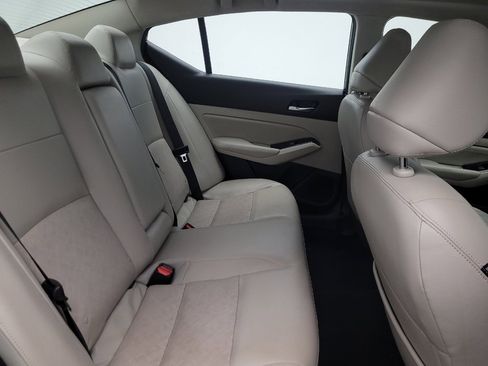 Used 2023 Nissan Altima 2.5 SL FWD image 19