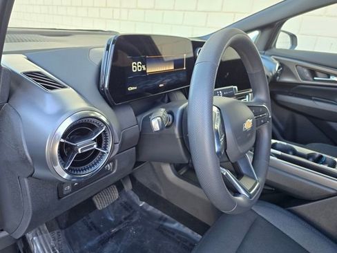 Used 2026 Chevrolet Equinox EV LT image 20