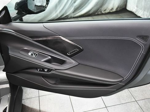 Used 2024 Chevrolet Corvette Stingray Preferred Conv w/ Z51 Performance Package RWD image 16