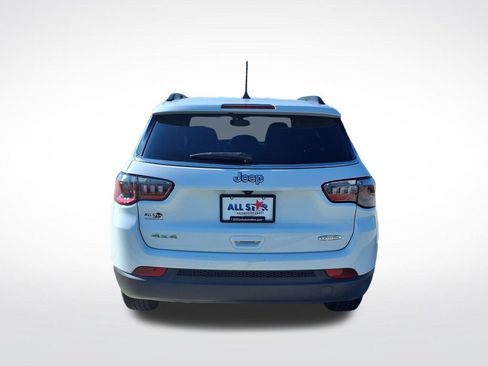 Used 2025 Jeep Compass Latitude AWD/4WD image 7