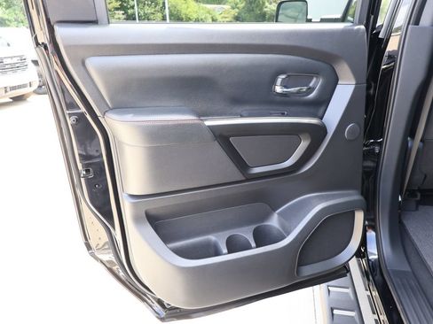 Used 2021 Nissan Titan PRO-4X w/ Pro-4x Convenience Package AWD/4WD image 28
