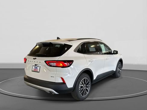 Used 2025 Ford Escape SE image 5