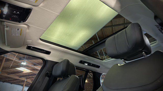 Used 2024 Land Rover Range Rover Autobiography AWD/4WD image 16