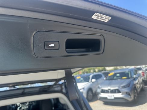 Used 2012 Honda Pilot Touring image 11