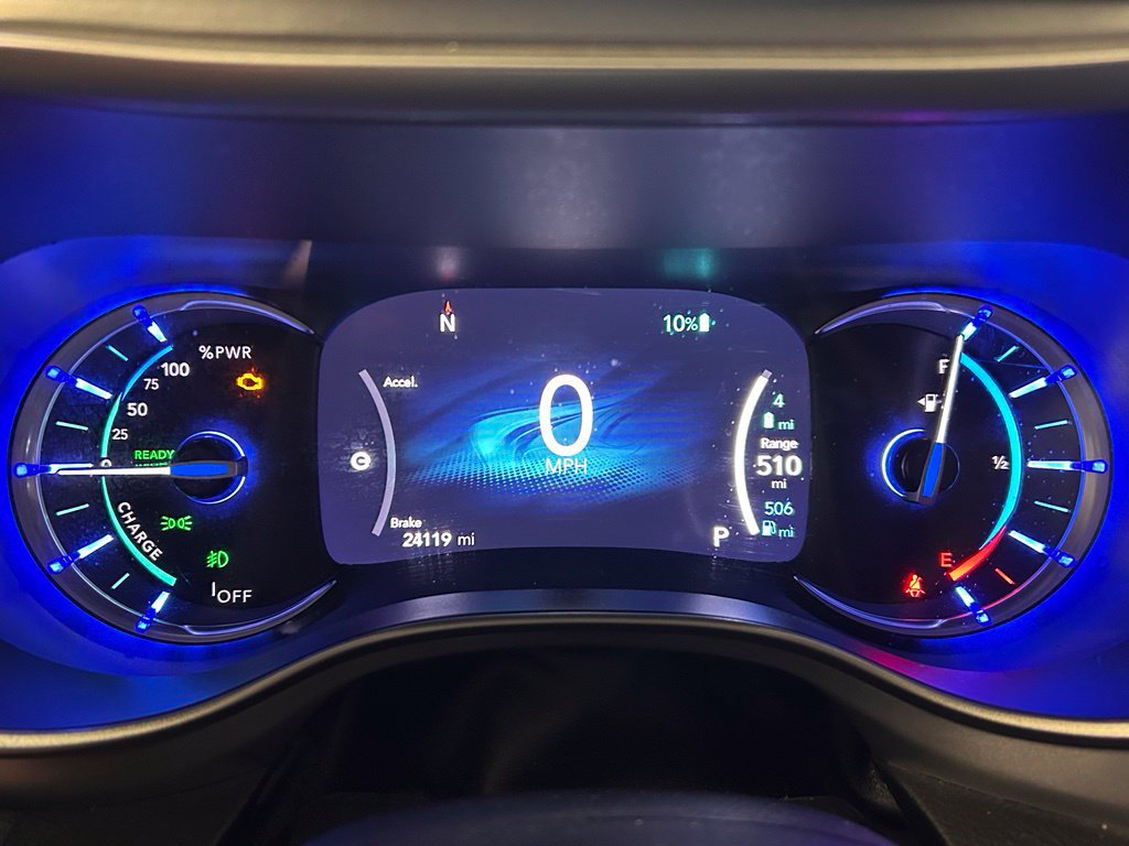 Used 2023 Chrysler Pacifica Touring-L w/ Uconnect Theater Family Group FWD image 16