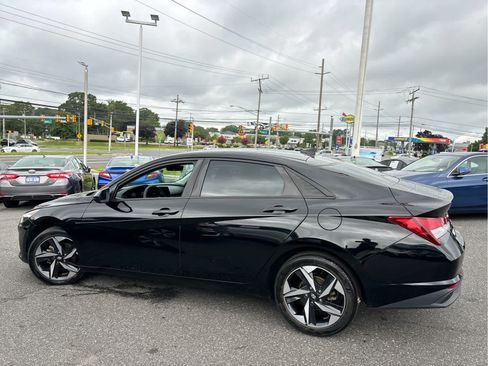 Used 2023 Hyundai Elantra SEL w/ Convenience Package FWD image 6