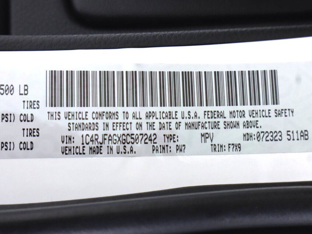 Used 2016 Jeep Grand Cherokee Laredo w/ Quick Order Package 23E AWD/4WD image 45