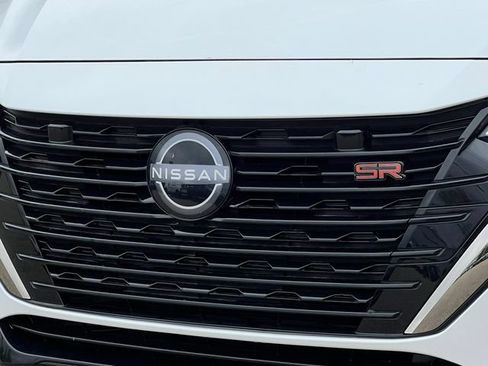New 2025 Nissan Sentra SR FWD image 36