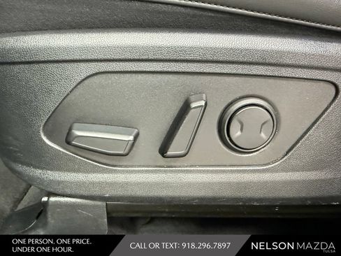 Used 2024 Kia Sorento S FWD image 19