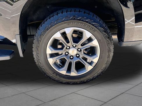 Used 2023 Chevrolet Silverado 1500 High Country w/ Z71 Off-Road Package AWD/4WD image 11