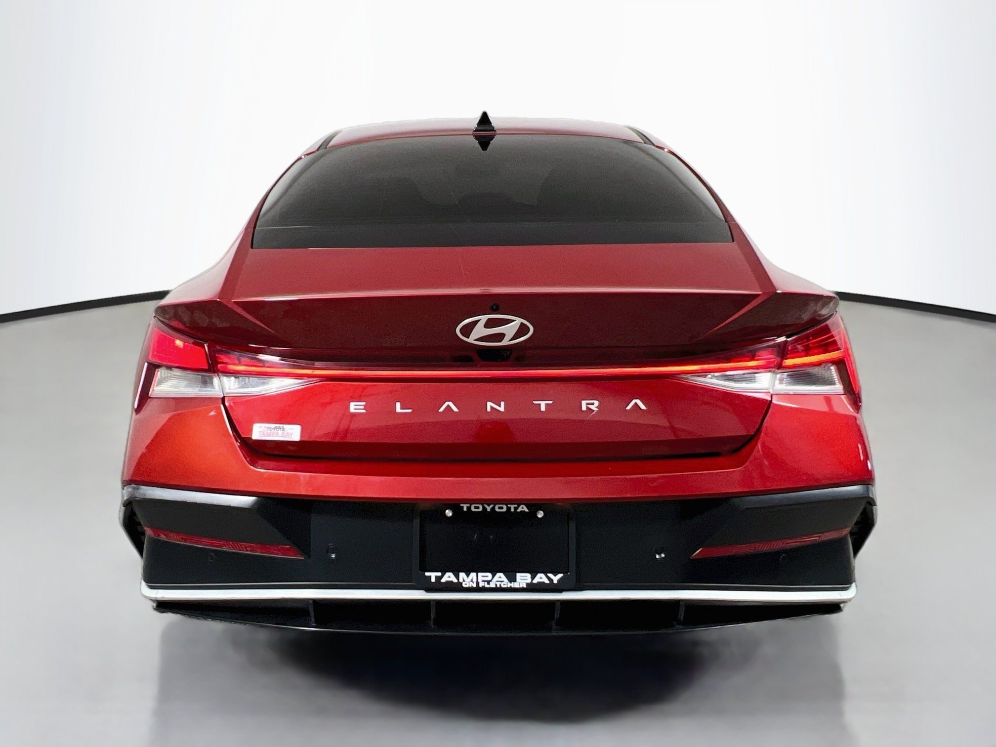 Used 2024 Hyundai Elantra Limited FWD image 6