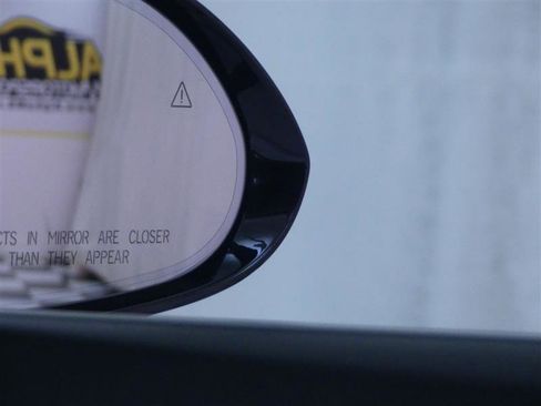 Used 2023 Genesis GV70 3.5T Sport w/ Sport Prestige Package image 34