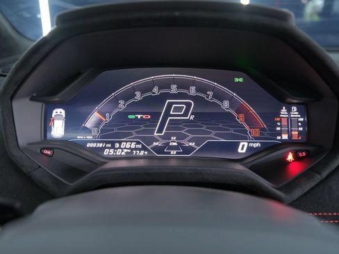 Used 2024 Lamborghini Huracan STO RWD image 34