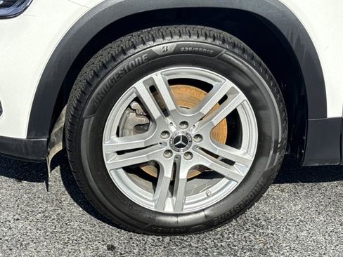 Used 2022 Mercedes-Benz GLB 250 4MATIC image 16