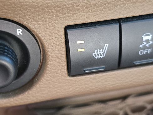 Used 2012 Jeep Wrangler Rubicon w/ PWR Convenience Group image 5