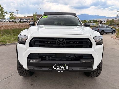 Used 2025 Toyota 4Runner SR5 AWD/4WD image 2