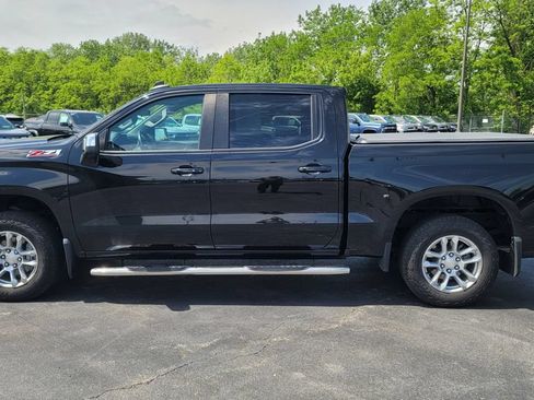 Used 2023 Chevrolet Silverado 1500 LT w/ Z71 Off-Road Package AWD/4WD image 6