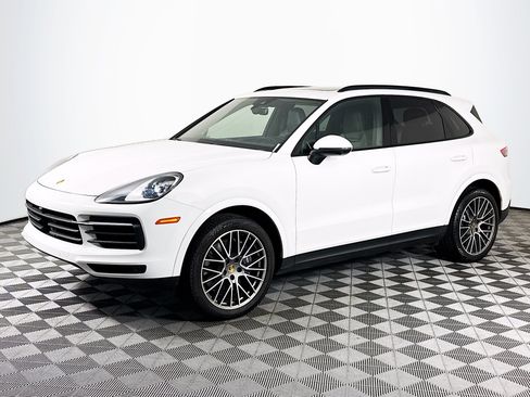 Used 2023 Porsche Cayenne Platinum Edition w/ Assistance Package AWD/4WD image 4