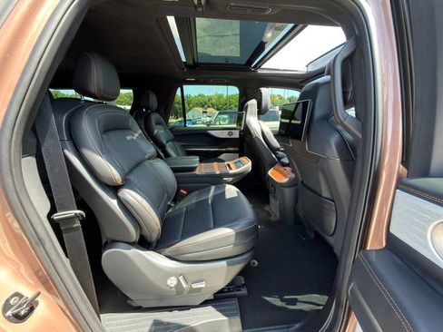 Used 2025 Lincoln Navigator L Black Label AWD/4WD image 11