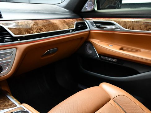 Used 2018 BMW ALPINA B7 xDrive image 35