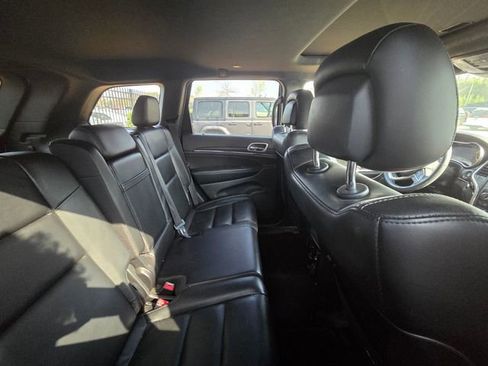 Used 2017 Jeep Grand Cherokee Limited image 9