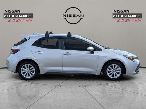 Used 2023 Toyota Corolla SE image 4