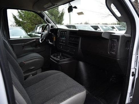 Used 2024 GMC Savana 2500 w/ Driver Convenience Package image 9