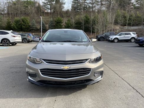 Used 2017 Chevrolet Malibu LT FWD image 8