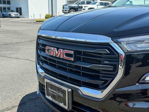 Used 2024 GMC Terrain SLE AWD/4WD image 3