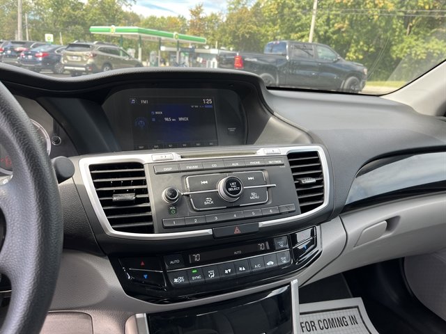 Used 2016 Honda Accord LX image 25