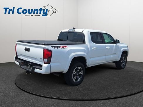 Certified 2019 Toyota Tacoma TRD Sport AWD/4WD image 8
