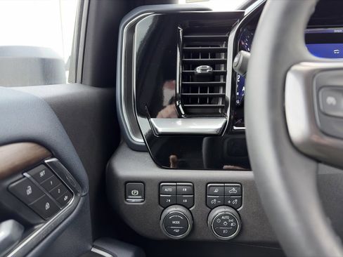 Used 2025 Chevrolet Silverado 3500 High Country image 23