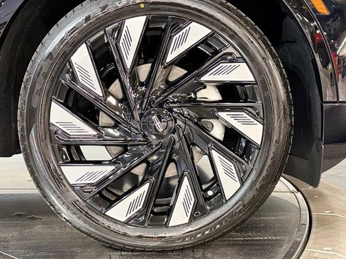 New 2026 Lincoln Nautilus Reserve w/ Jet Appearance Package image 24