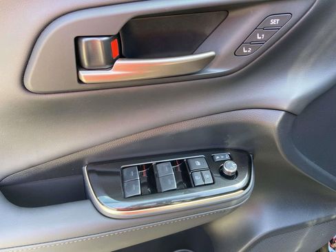 Used 2025 Toyota Crown Signia XLE image 16