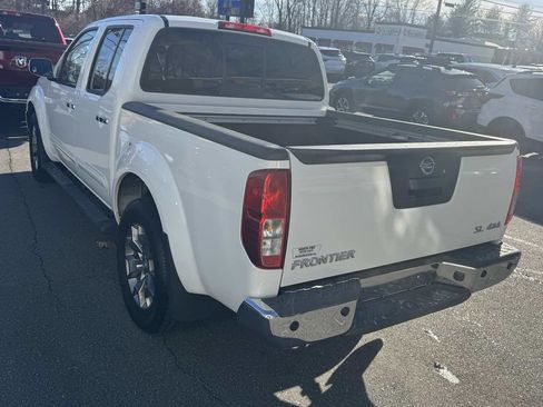 Used 2015 Nissan Frontier SL w/ Moonroof Package image 5