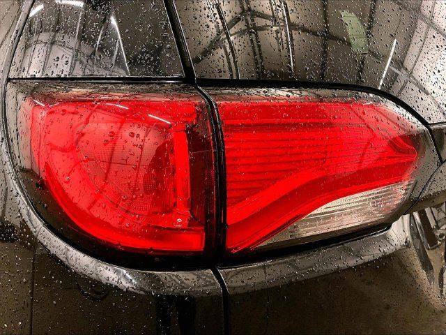 Used 2019 Chrysler Pacifica Limited w/ Advanced Safetytec Group FWD image 29