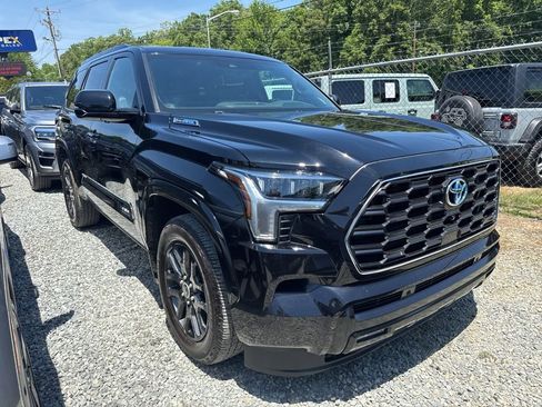 Used 2023 Toyota Sequoia Platinum AWD/4WD image 2