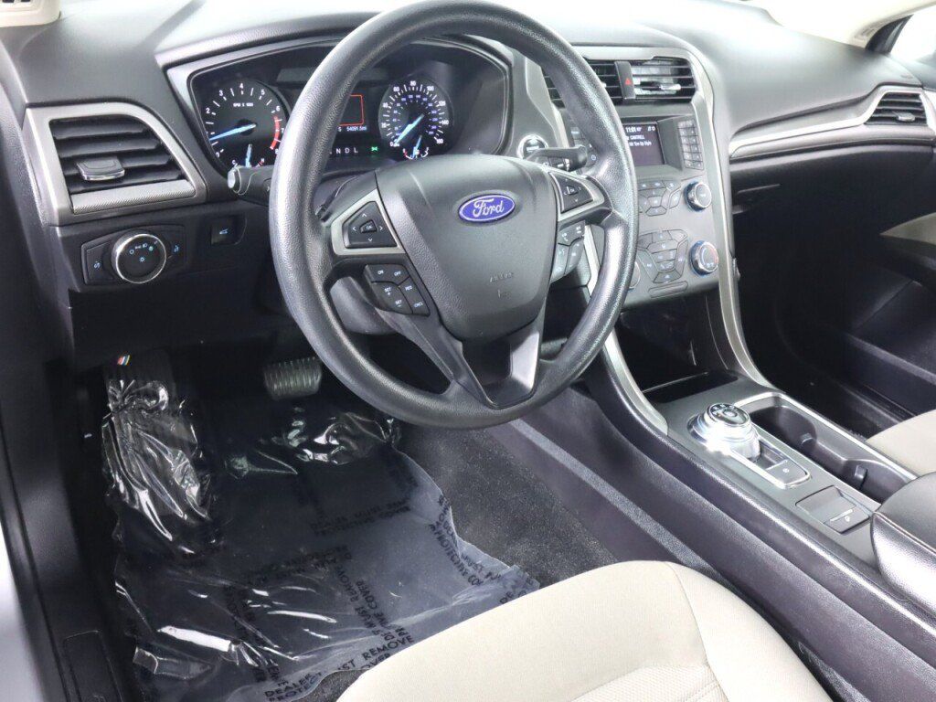 Used 2020 Ford Fusion S FWD image 9