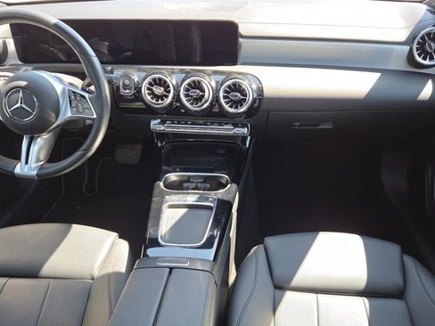 Used 2025 Mercedes-Benz CLA 250 4MATIC image 27