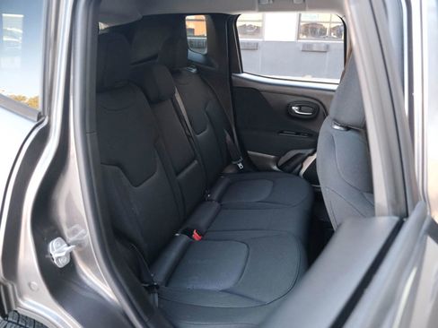 Used 2017 Jeep Renegade Latitude image 30