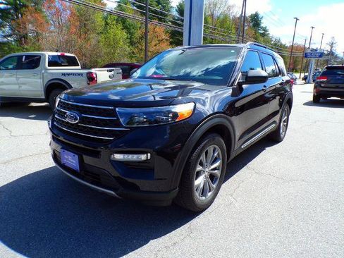 Certified 2022 Ford Explorer XLT w/ Equipment Group 202A AWD/4WD image 3