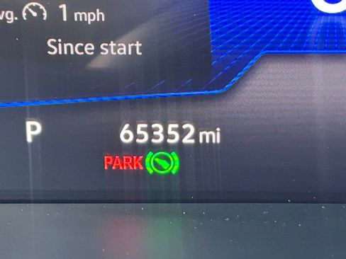 Used 2024 Volkswagen Tiguan SE image 33