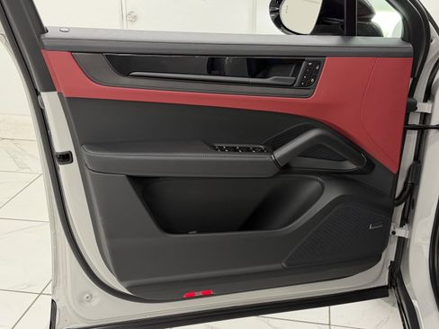 New 2026 Porsche Cayenne GTS image 27