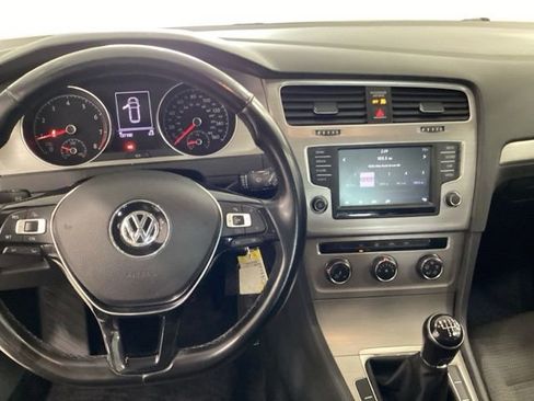 Used 2017 Volkswagen Golf S FWD image 8