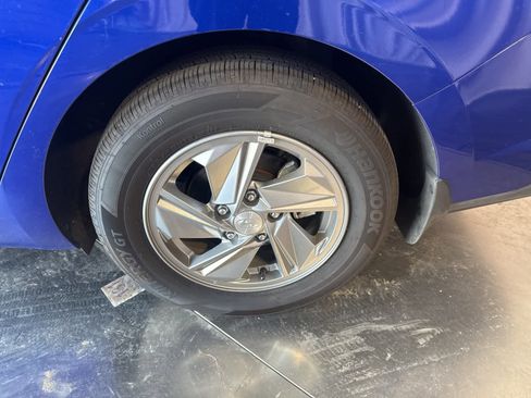 Used 2025 Hyundai Elantra SE image 10