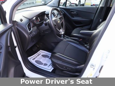 Used 2021 Chevrolet Trax LT w/ Redline Edition image 9